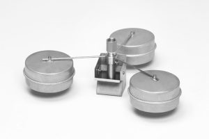 Kolmekohoinen imulaite ja kääntyvä imupää.